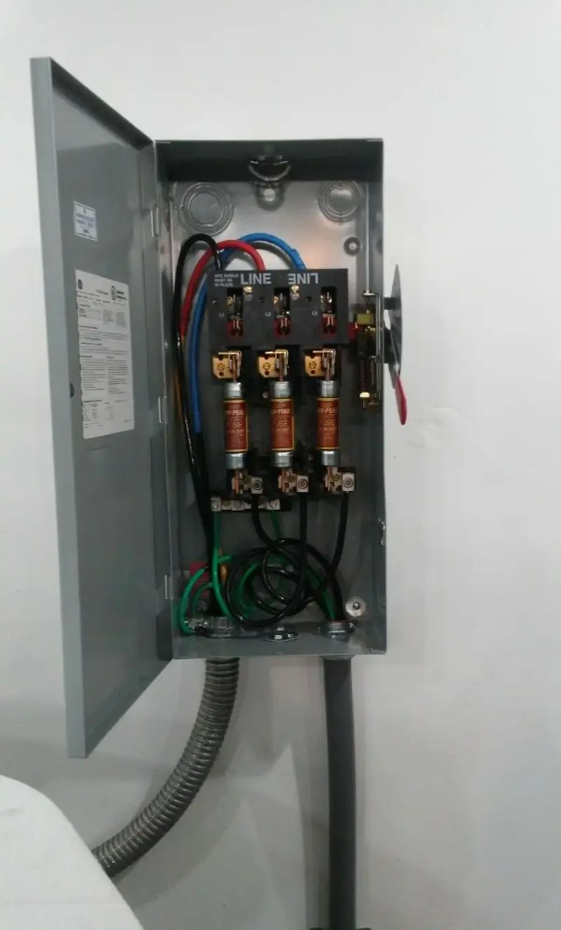 Three-phase disconnect switch installed for Smoke Detector Installation in Lehigh